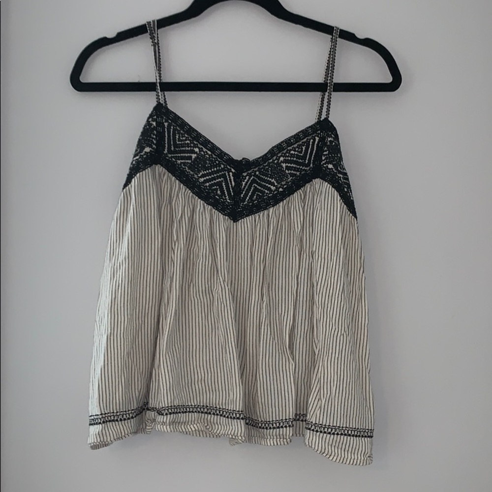 Black and white American Eagle Outfitters tank top